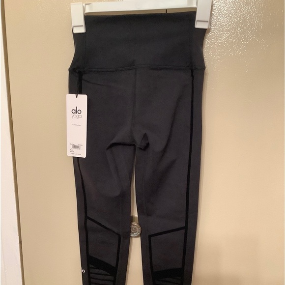 ALO yoga Flocked High-Waist Moto Leggings - Picture 6 of 12